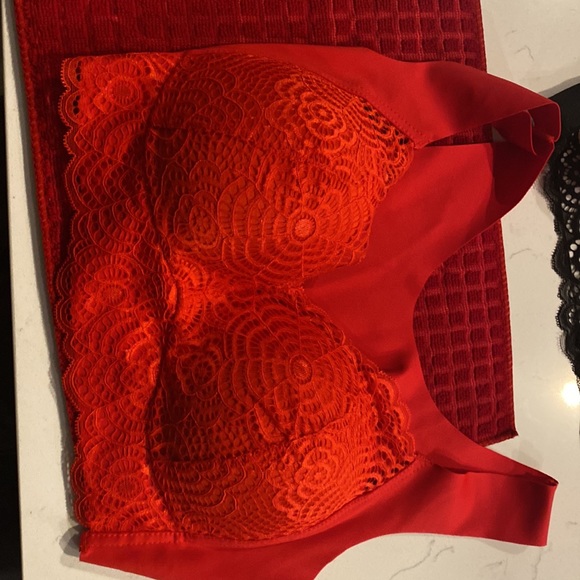 4 bralettes - Picture 5 of 5